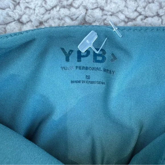 Abercrombie & Fitch Blue Crop Top - Picture 3 of 3